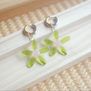 Glass flower earrings